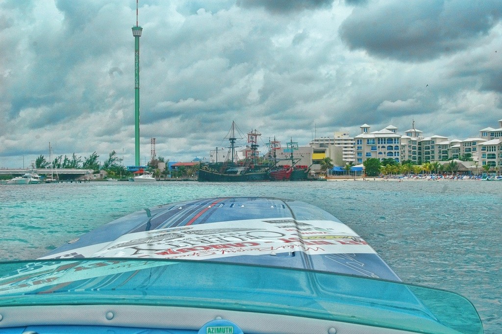 Nearly there ....’Team Predator’ enters Cancun Harbour.  - Key West to Cancun world record © Jay Nichols